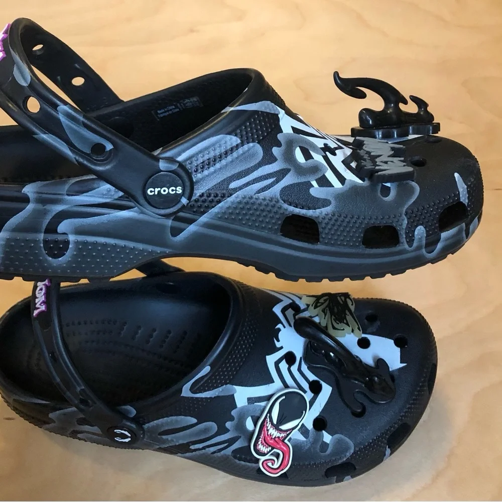 Crocs Spider Man Black Venmo Clogs Unisex Men Sz 7 Women Sz 9.